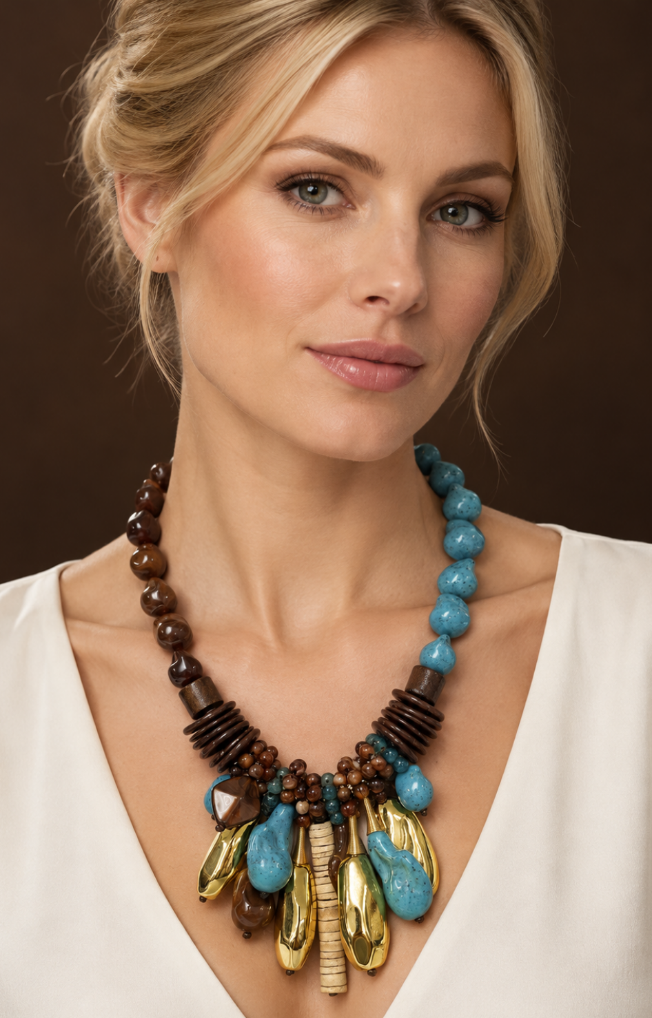 Collar llamativo boho café con piedras turquesa