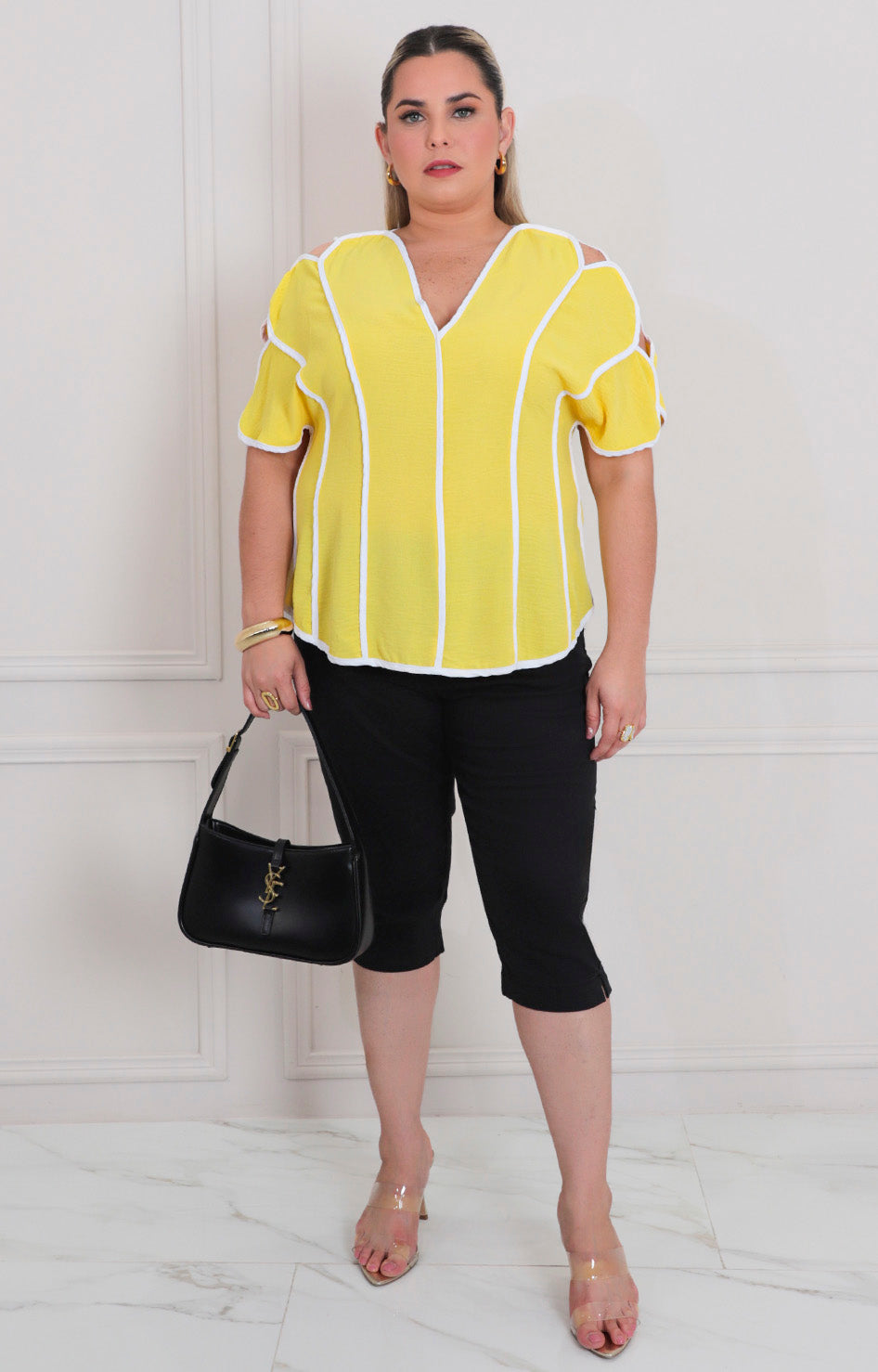 Blusa asimétrica con abertura