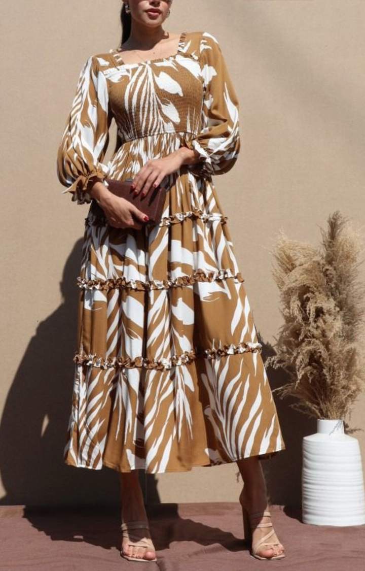 Vestido cafe con blanco