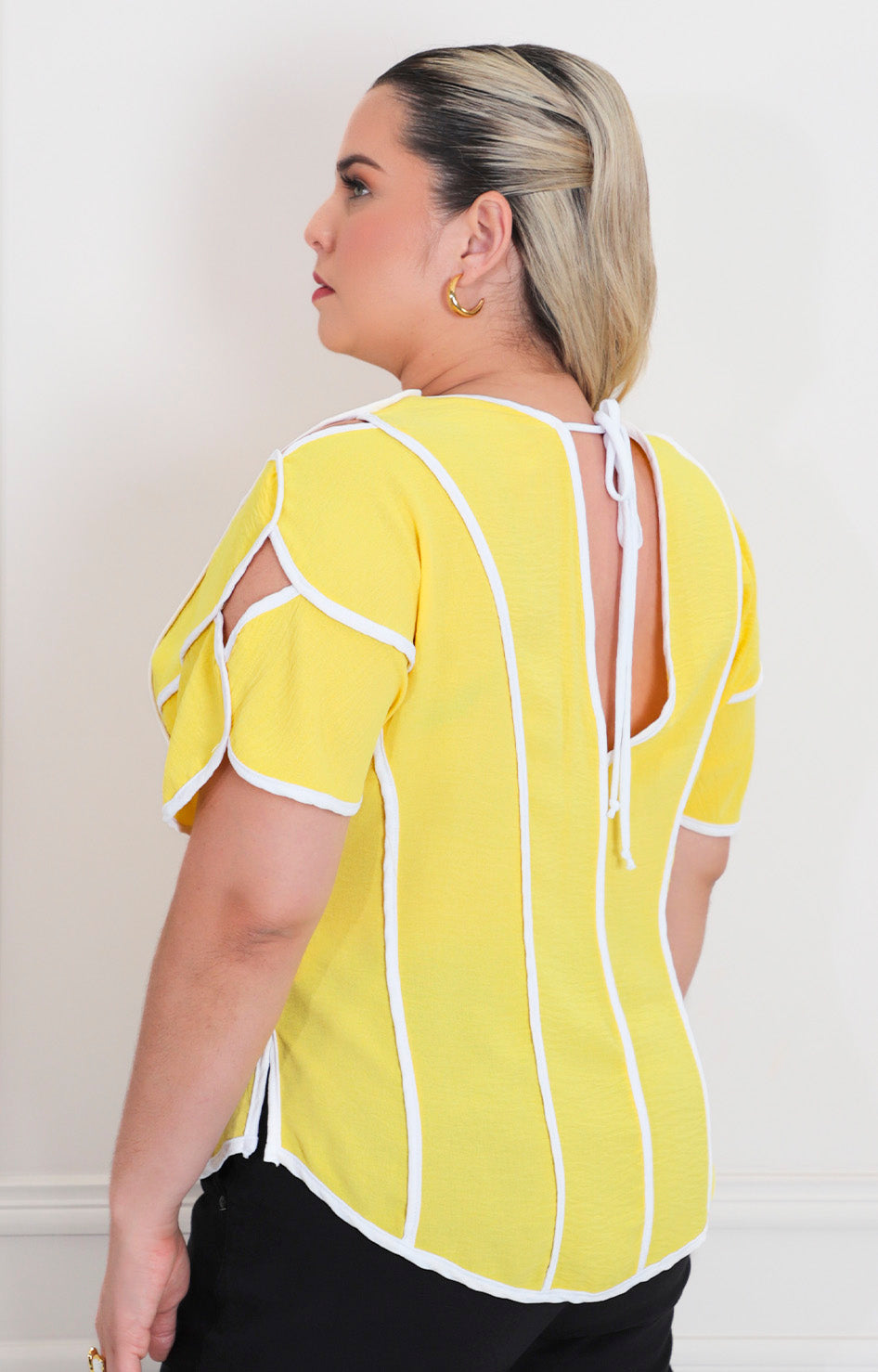 Blusa asimétrica con abertura