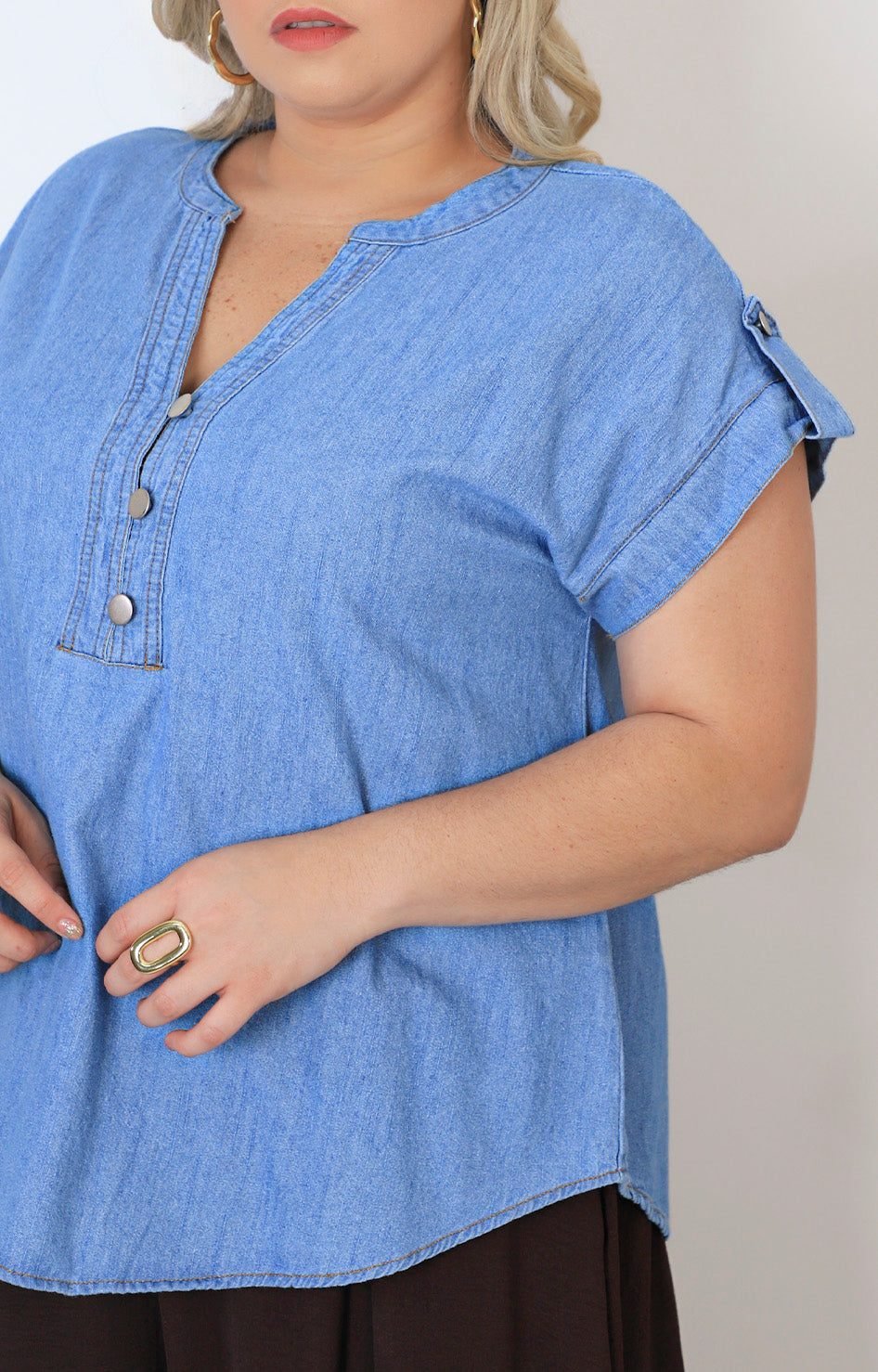 Blusa de mezclilla lisa