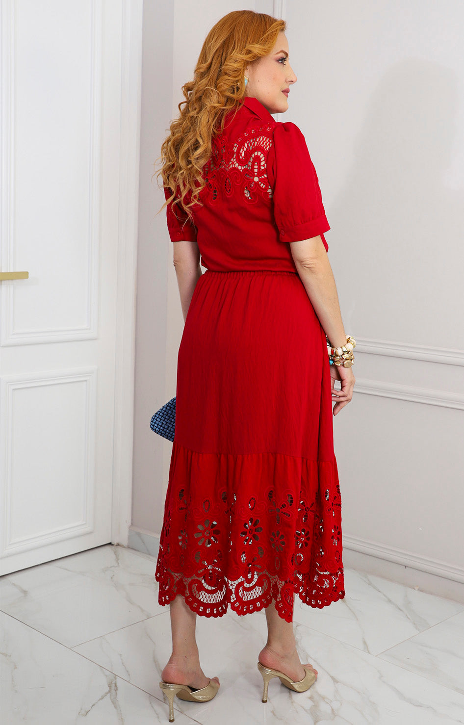 Conjunto de guipur con falda midi