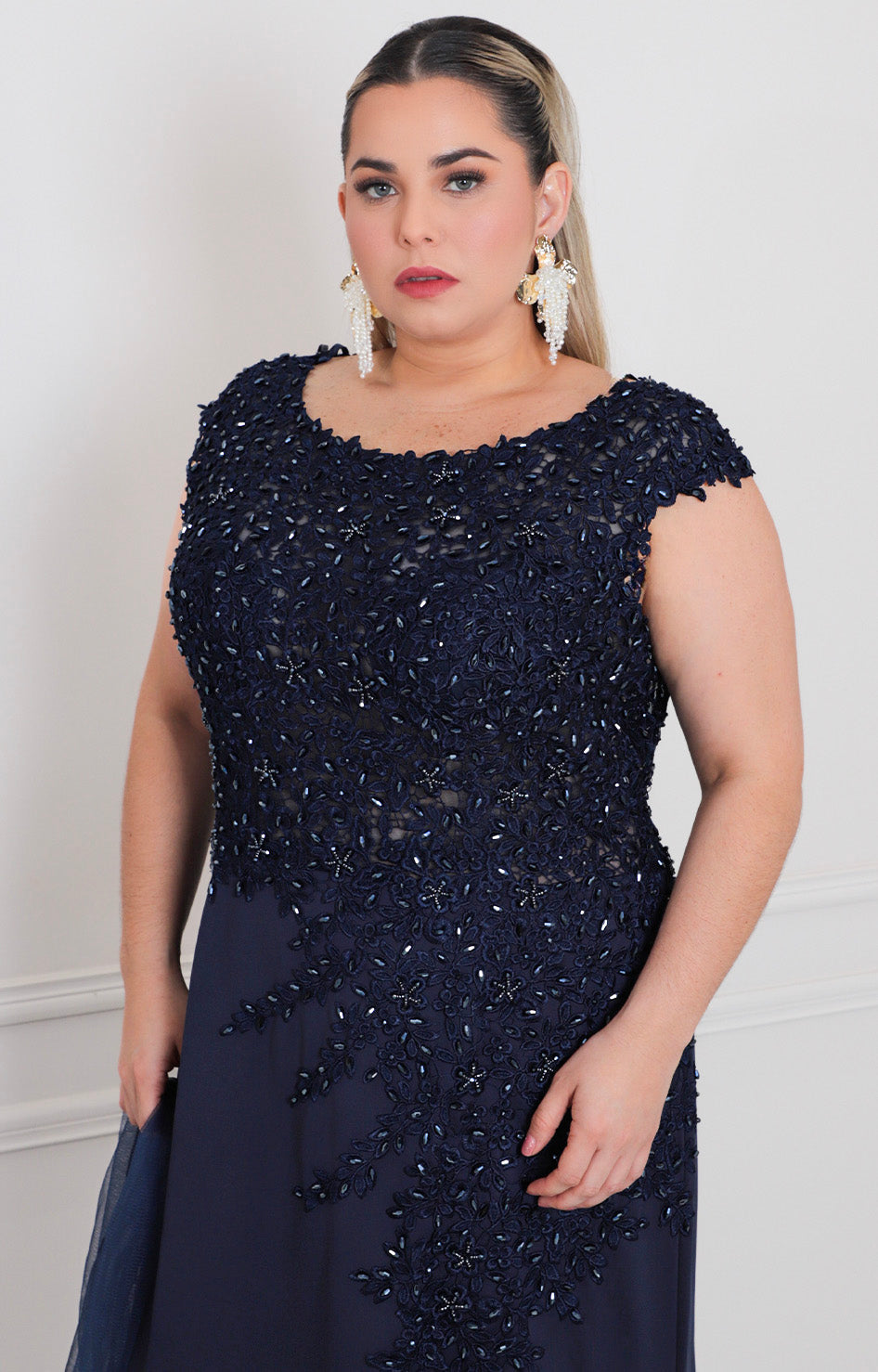 Vestido con pedrería y apertura - VESTIDO LARGO CURVY Boutiquemirel 