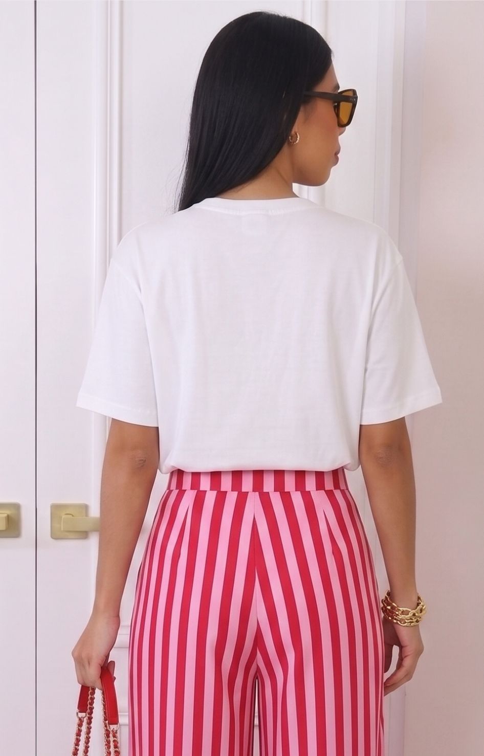 Blusa blanca con estampado de perrito chic