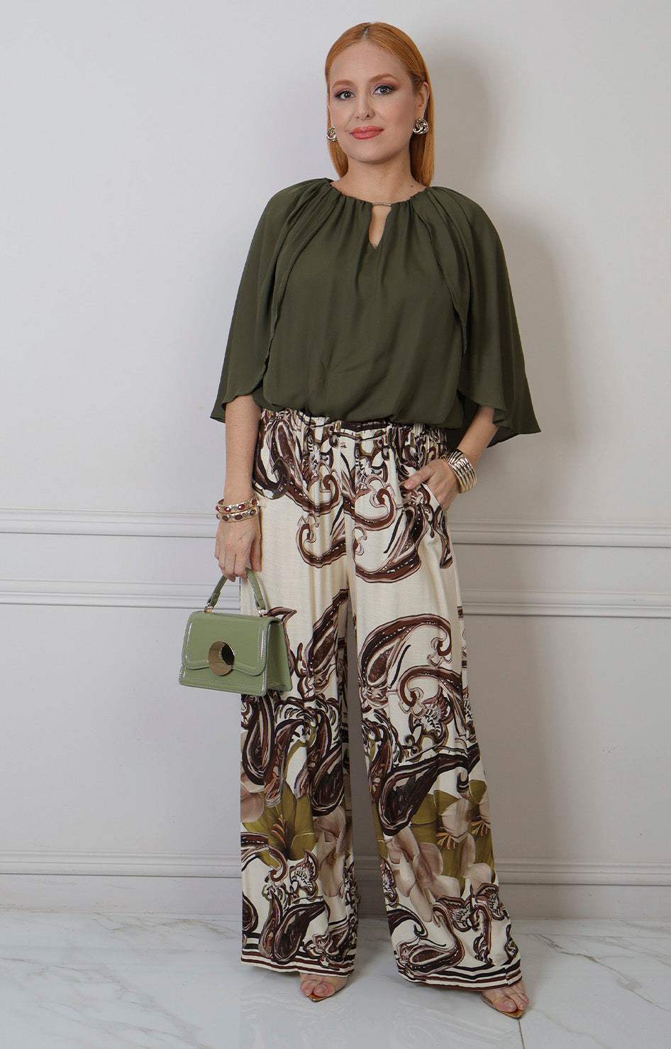 Pantalón con estampado barroco floral