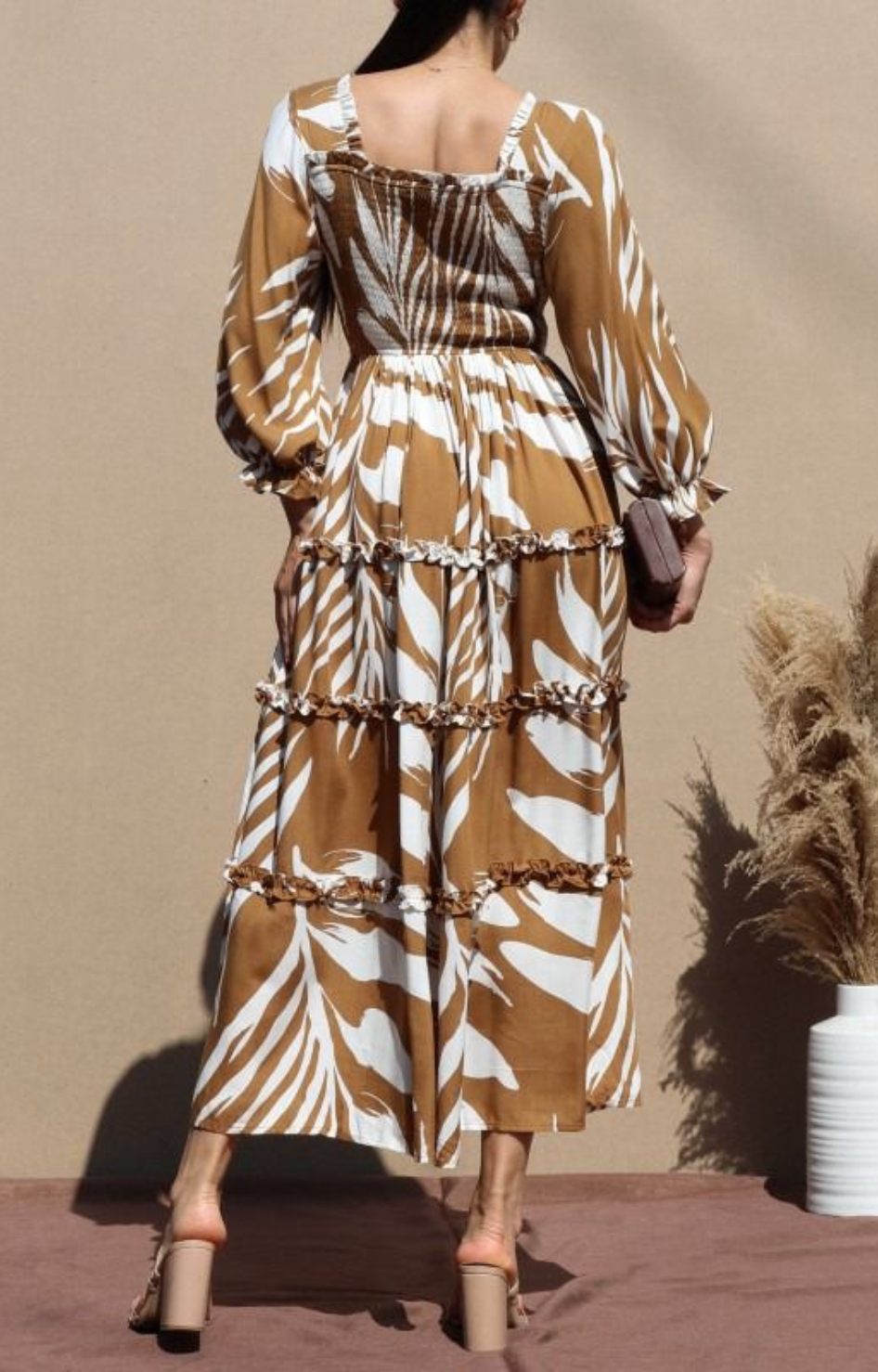 Vestido cafe con blanco