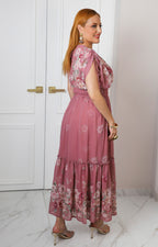 Vestido rosa floral con escote en V