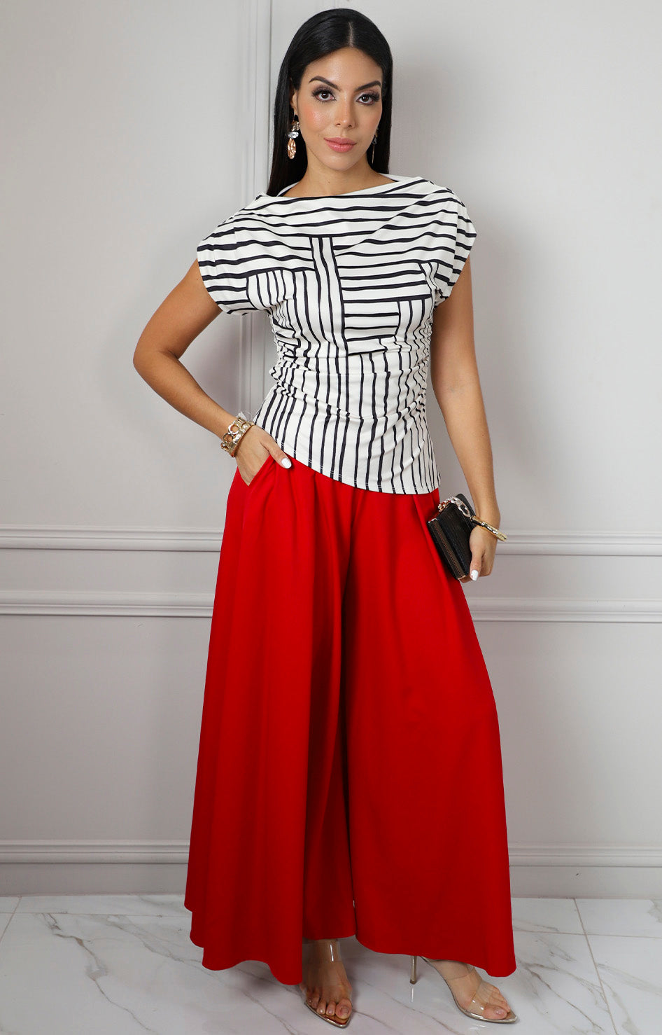 Blusa beige a rayas con cintura fruncida
