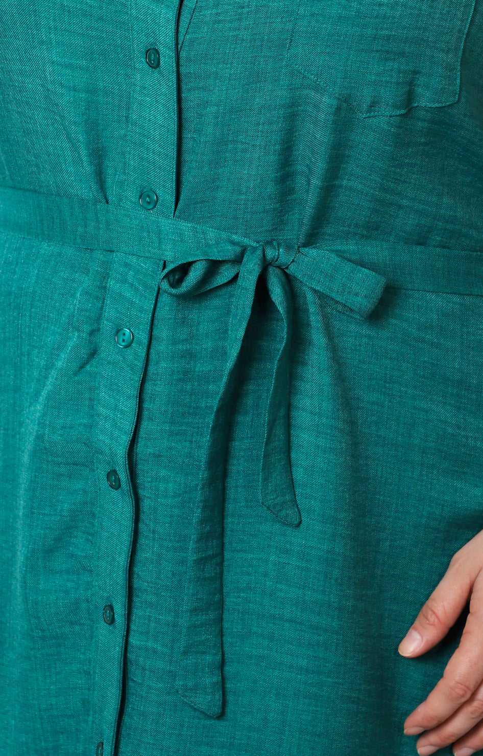 Vestido camisero con cinturón