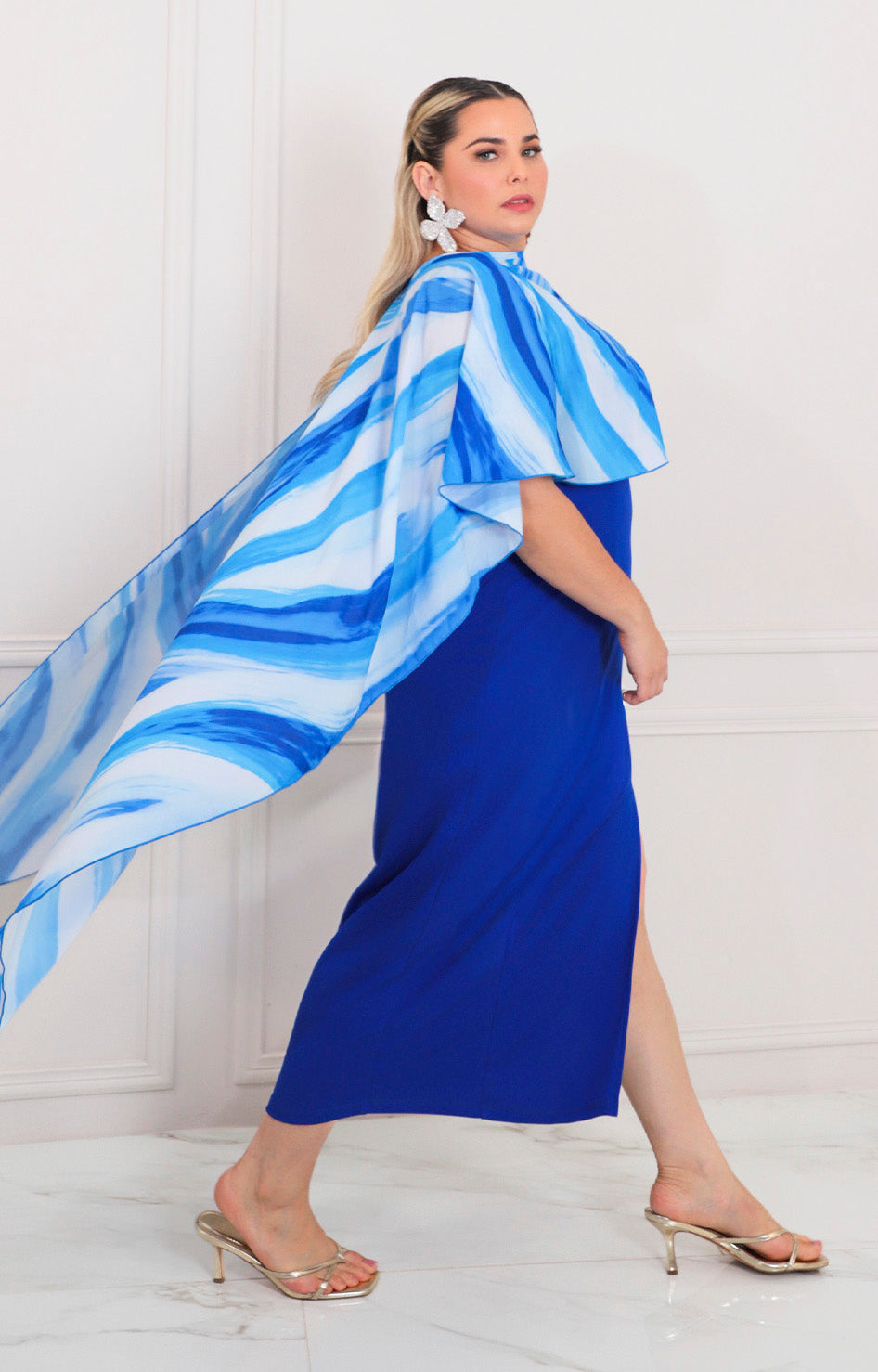 Vestido azul con capa - VESTIDO LARGO CURVY Boutiquemirel 