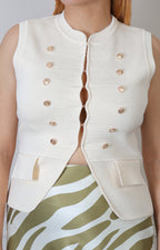 Chaleco estilo militar con botones dorados