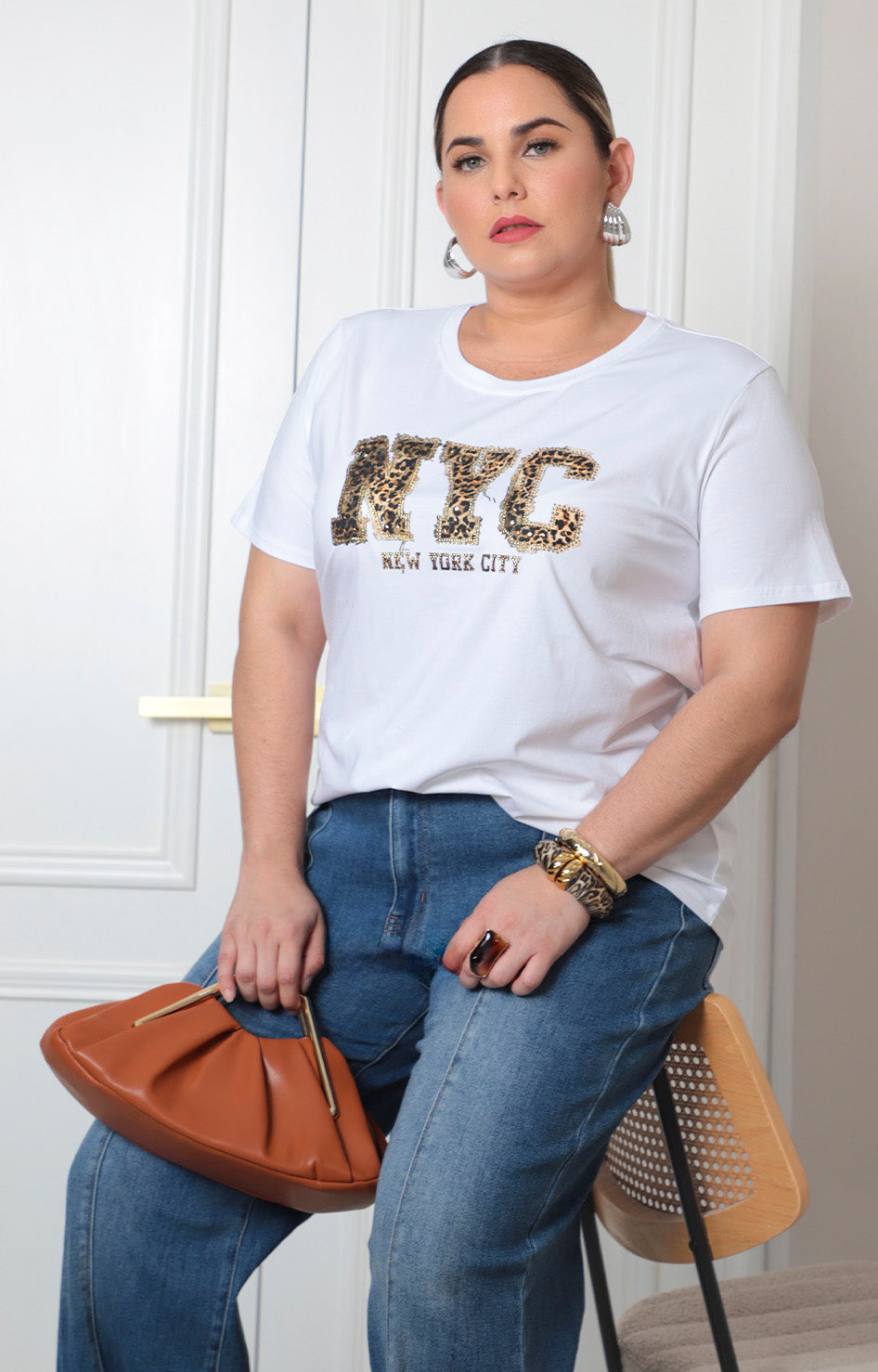 Blusa blanca NYC con estampado animal print para mujer curvy, de Boutiquemirel