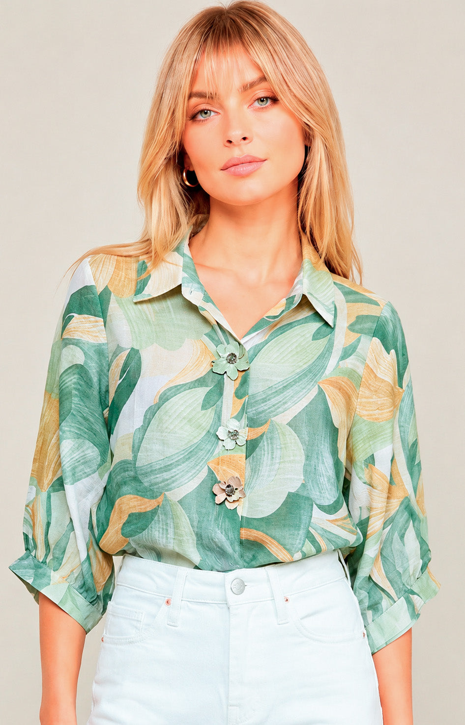Blusa estampada con botones de flor