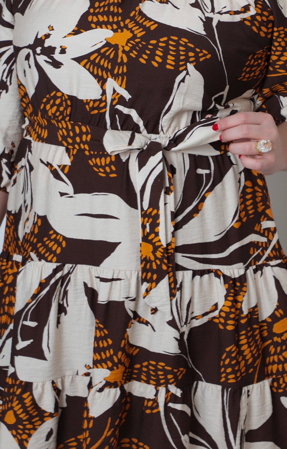 Vestido corto con estampado abstracto y mangas globo