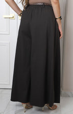 Pantalón café con pinzas y cinturón