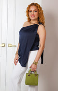 Blusa azul asimétrica con detalle dorado
