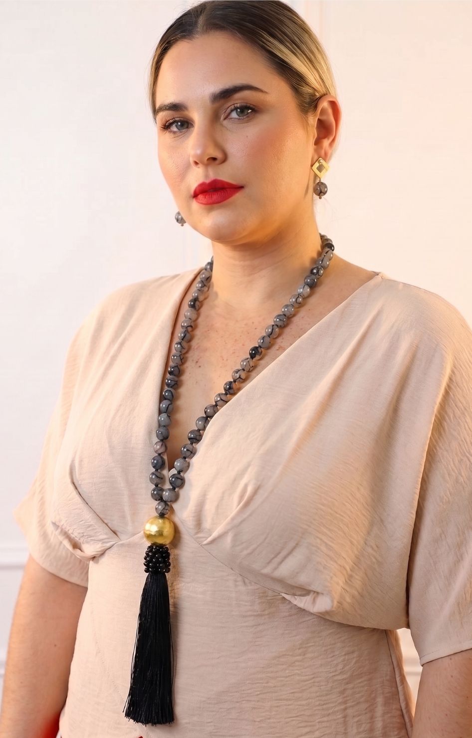 Set de collar largo con borla y aretes