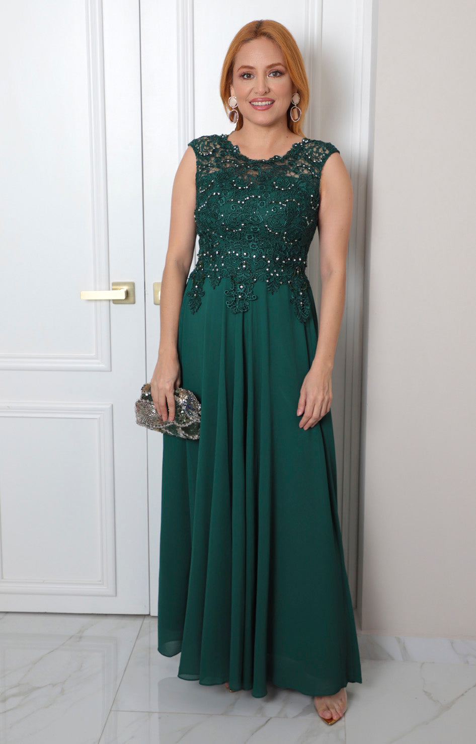 Vestido largo con encaje y lentejuela