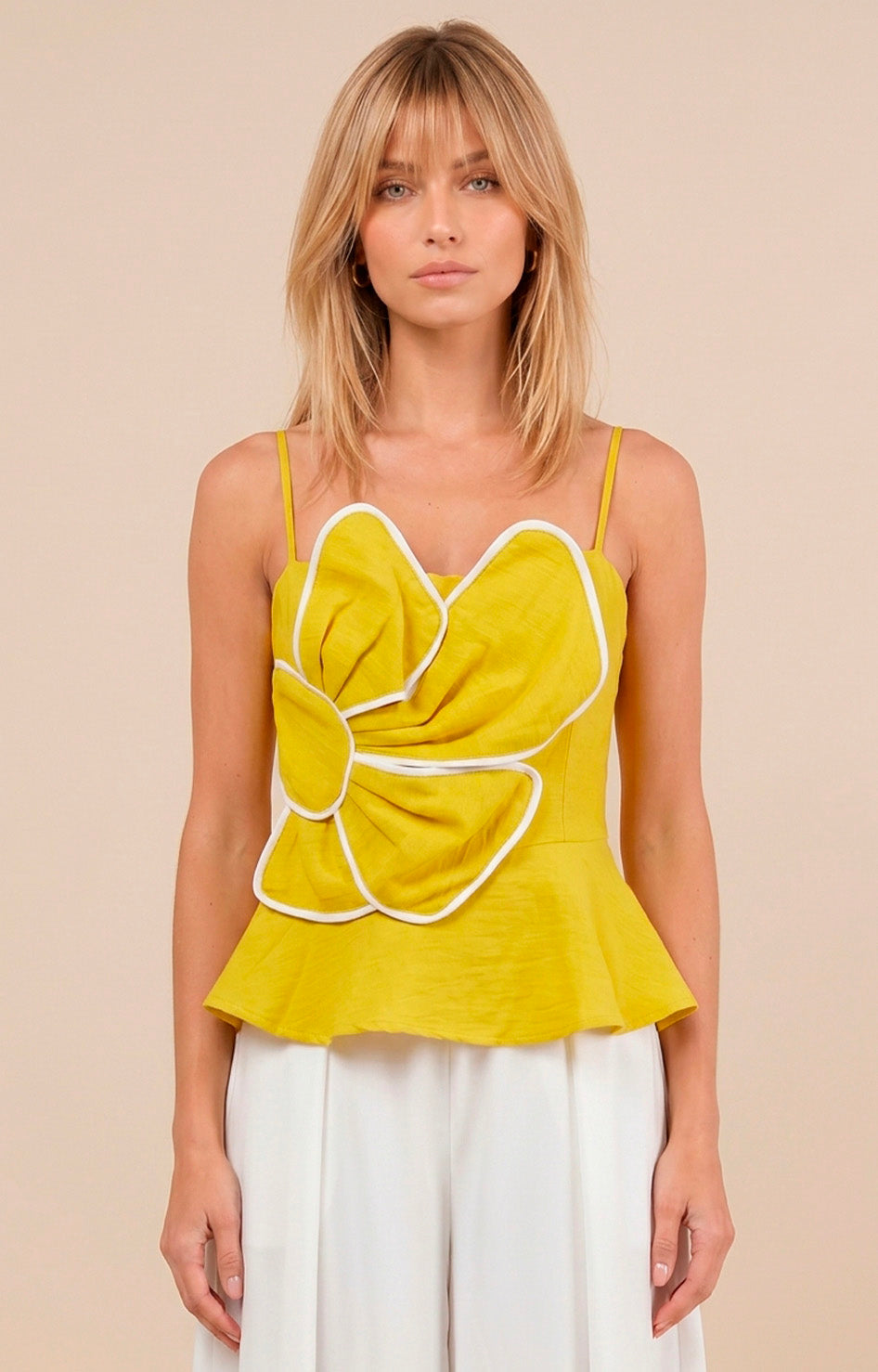Blusa amarilla con flor 3D - BLUSAS REGULAR Boutiquemirel 