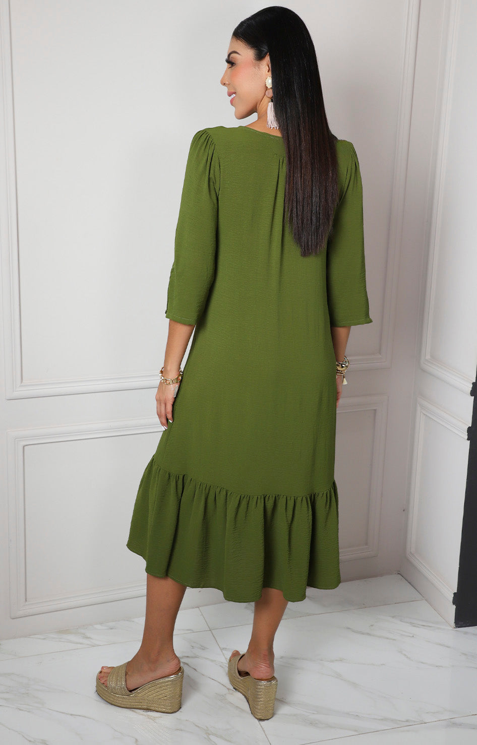 Vestido verde con cuello en V