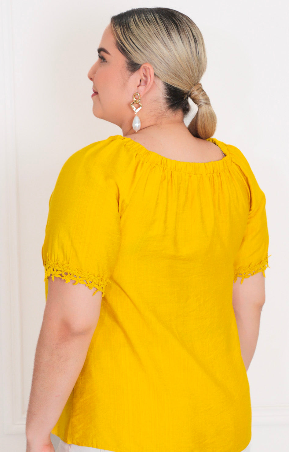 Blusa con bordado 3D - BLUSAS CURVY Boutiquemirel 
