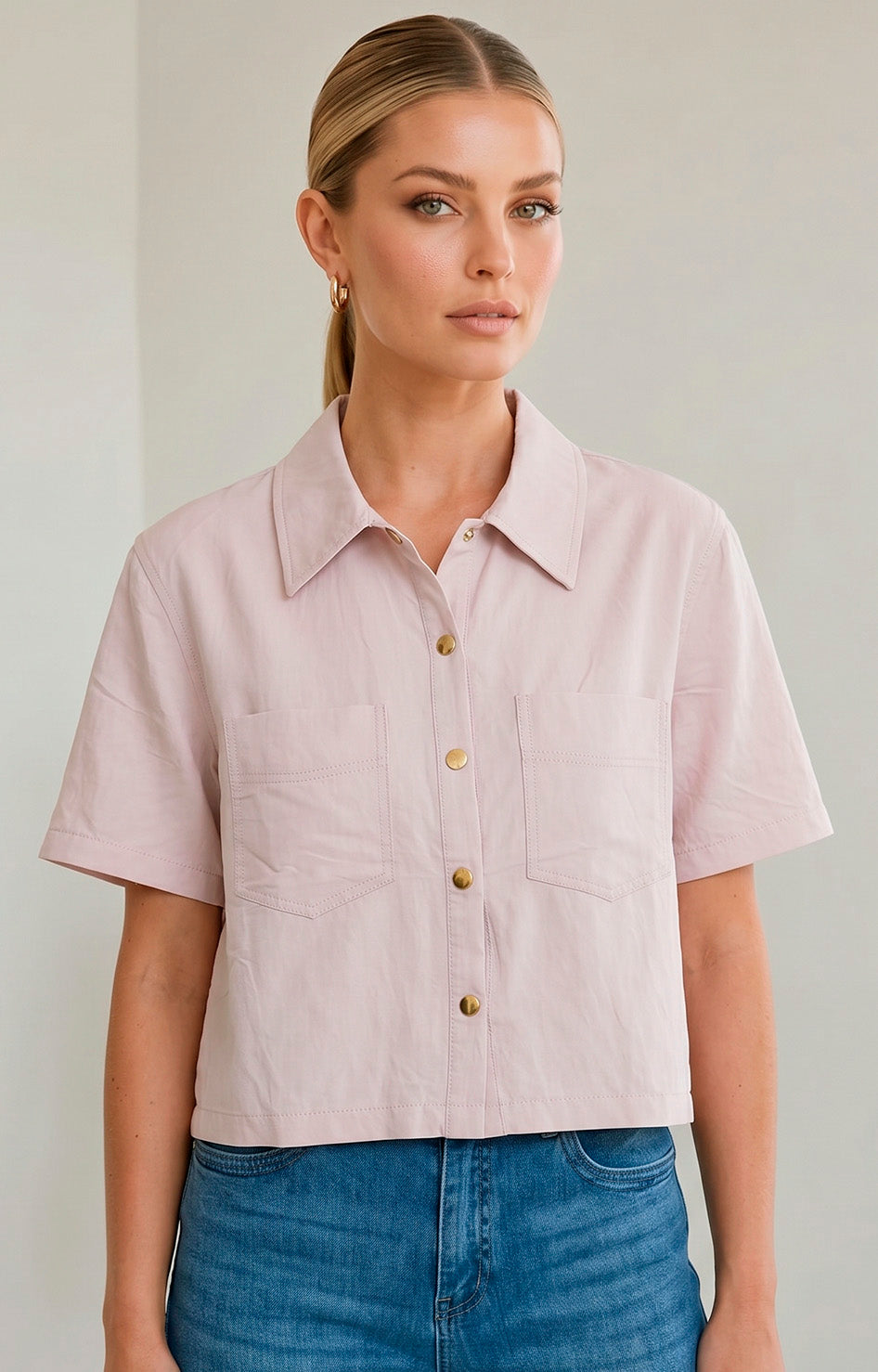 Blusa camisera con bolsillos