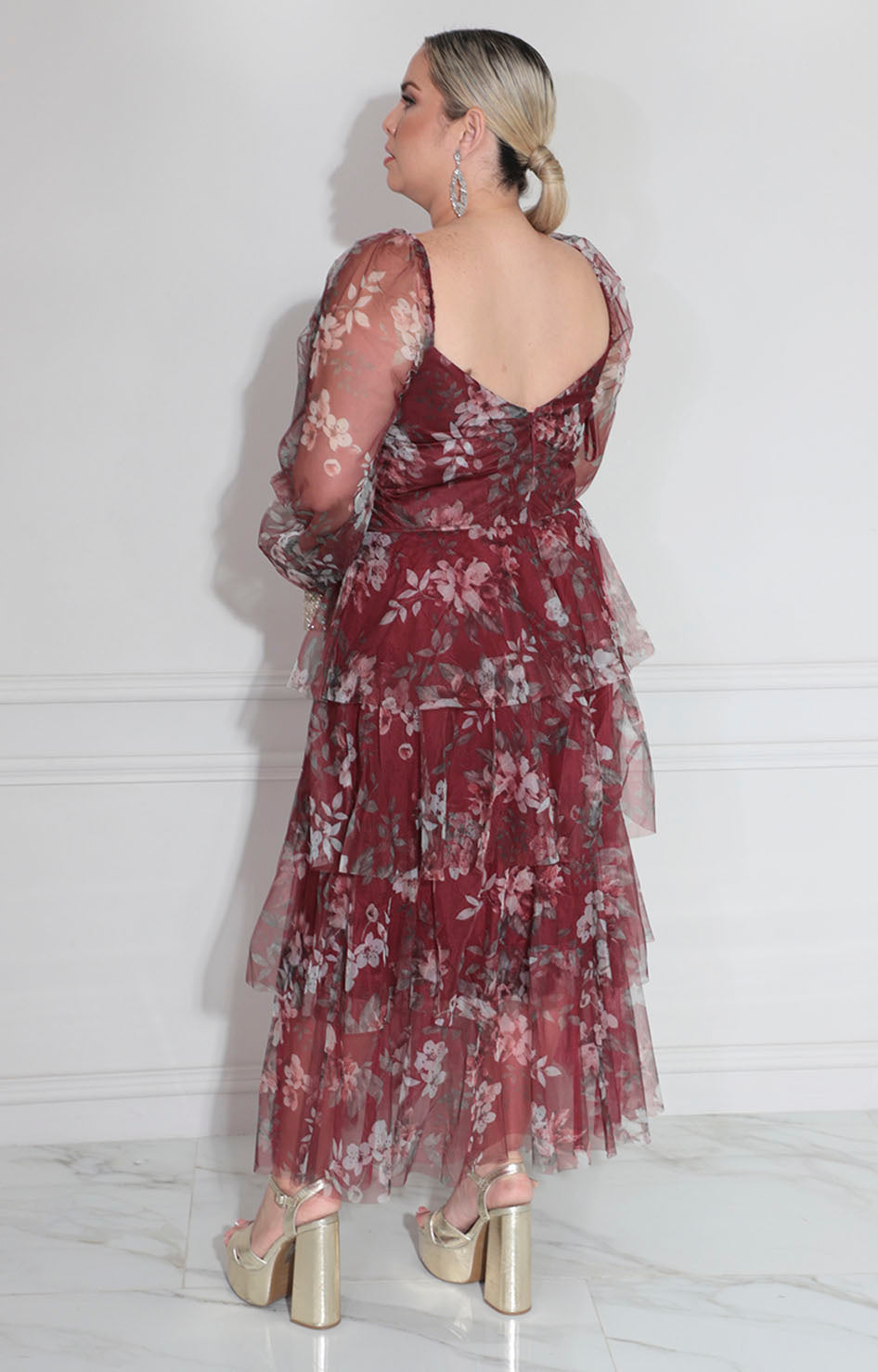 Vestido vino con flores