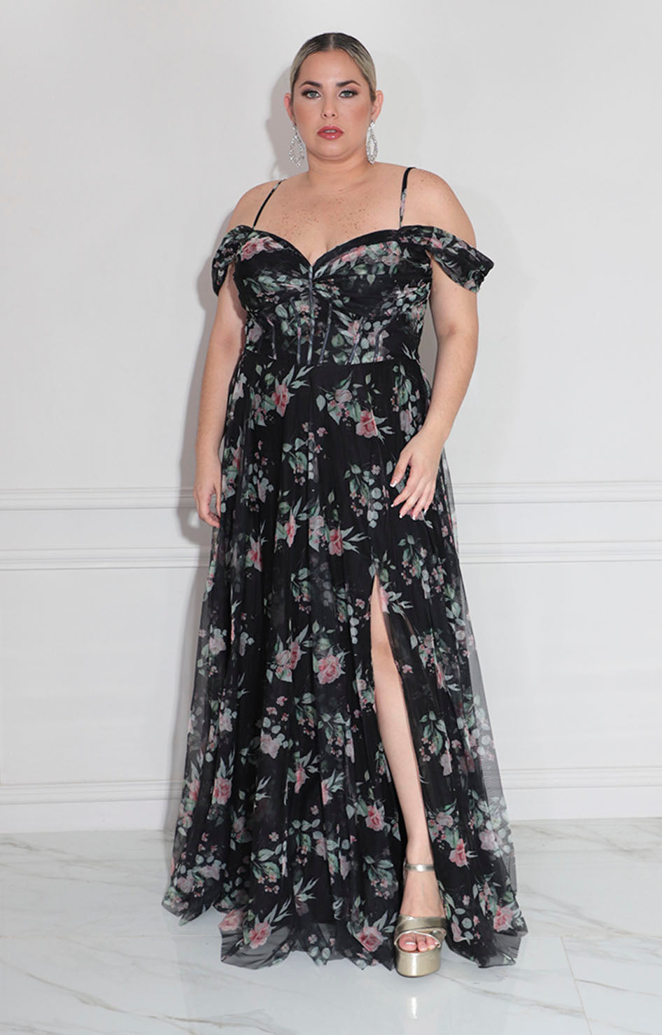 Vestido negro con flores