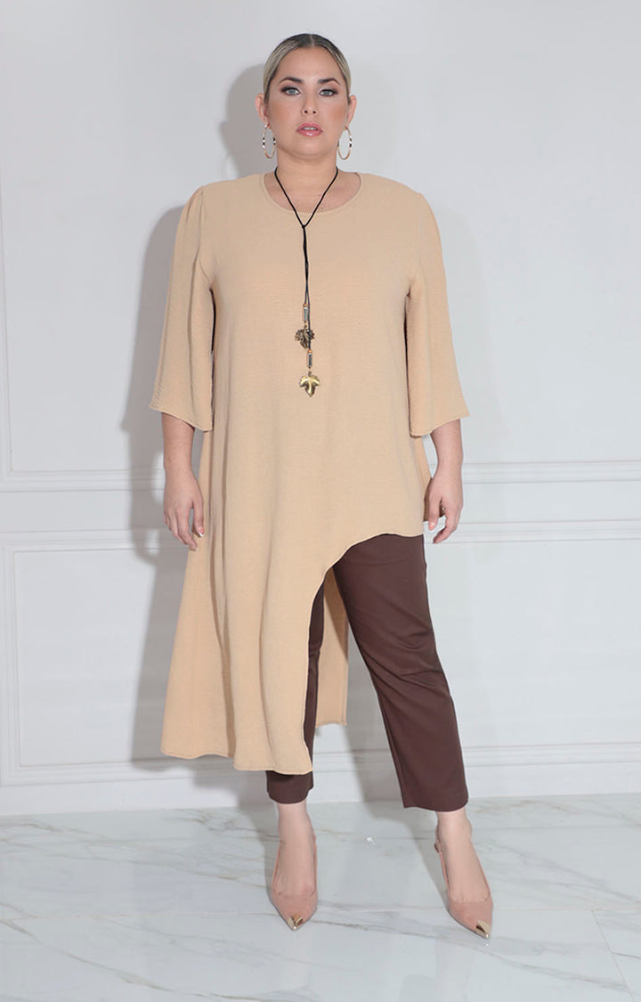 Blusa beige con collar