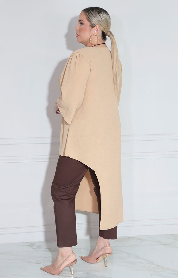 Blusa beige con collar