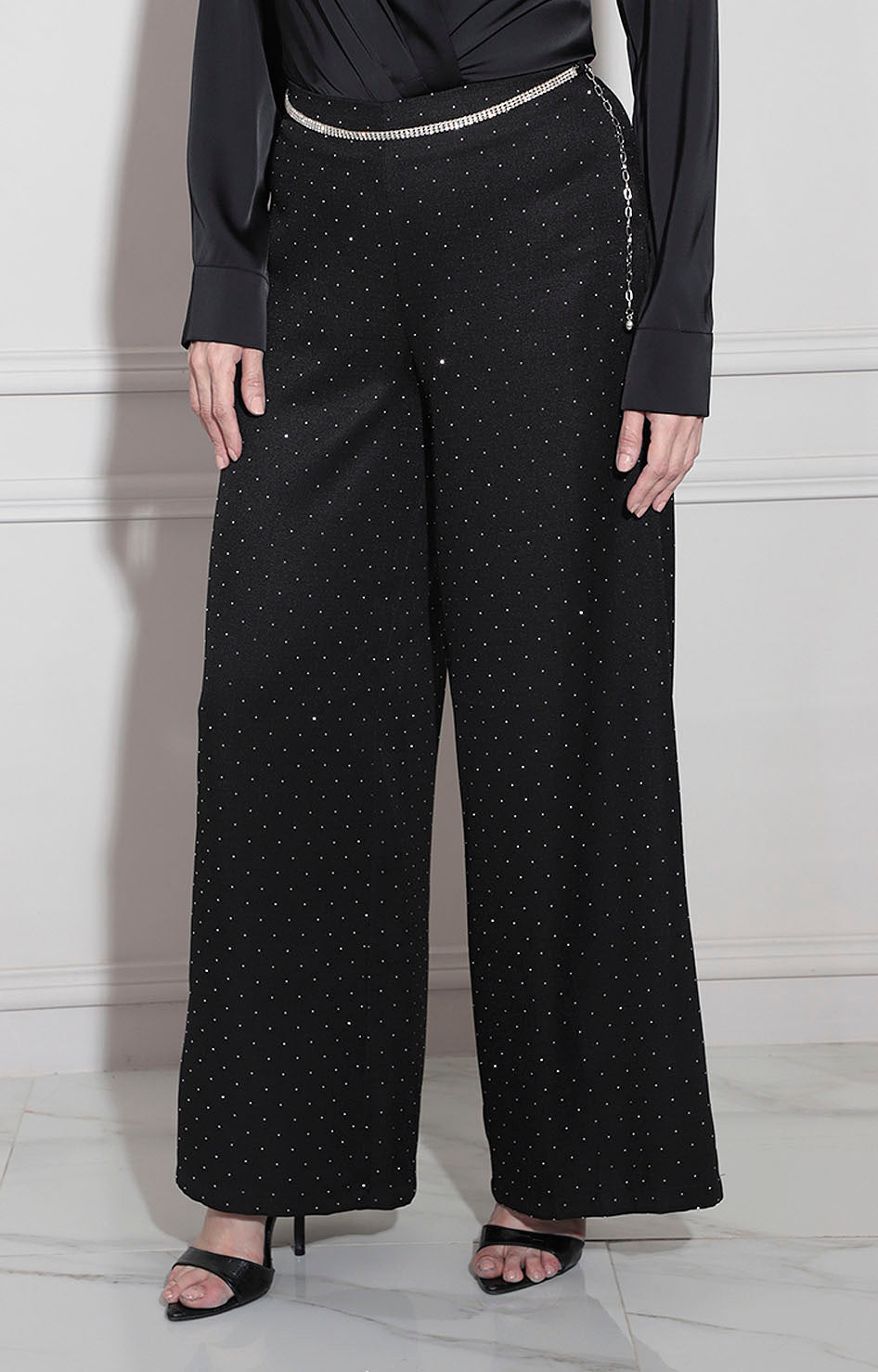 Pantalón negro con brillos