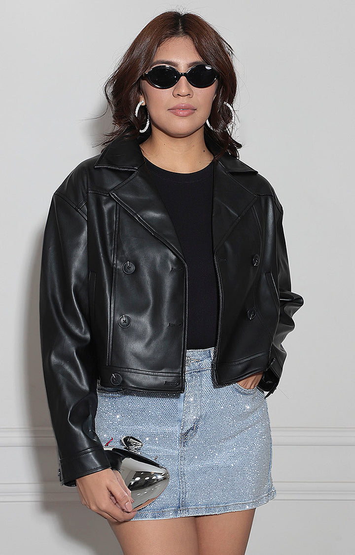 Chamarra negra de vinipiel