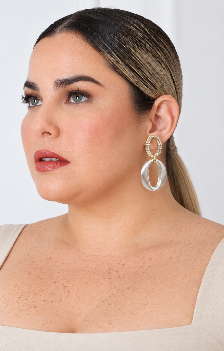 Aretes colgantes con aro transparente