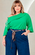 Blusa verde con aplicación floral y perlas - BLUSAS CURVY Boutiquemirel 