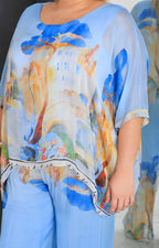 Conjunto azul con estampado de acuarela