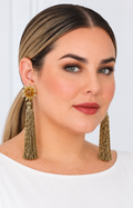 Aretes colgantes de flecos con flor