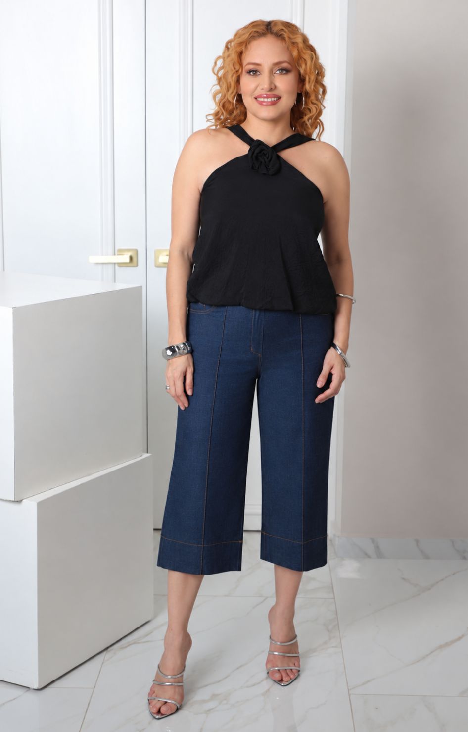 Blusa halter regular de Boutiquemirel con detalle fruncido en la parte superior y diseño elegante para ocasiones casuales.
