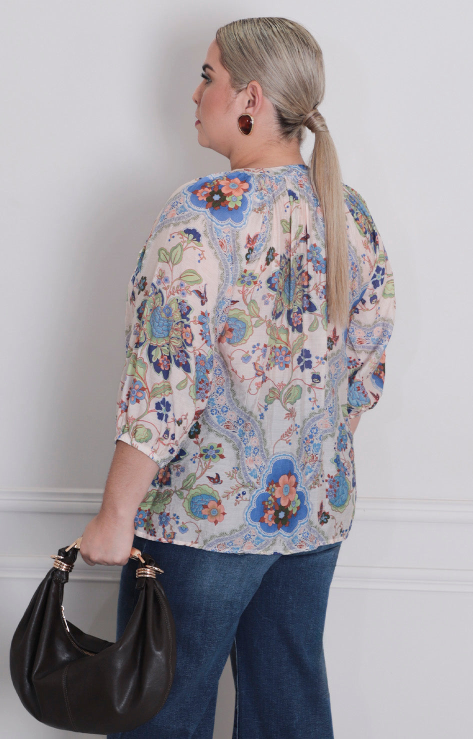 Blusa estampada con detalle de bordado - BLUSAS CURVY Boutiquemirel 
