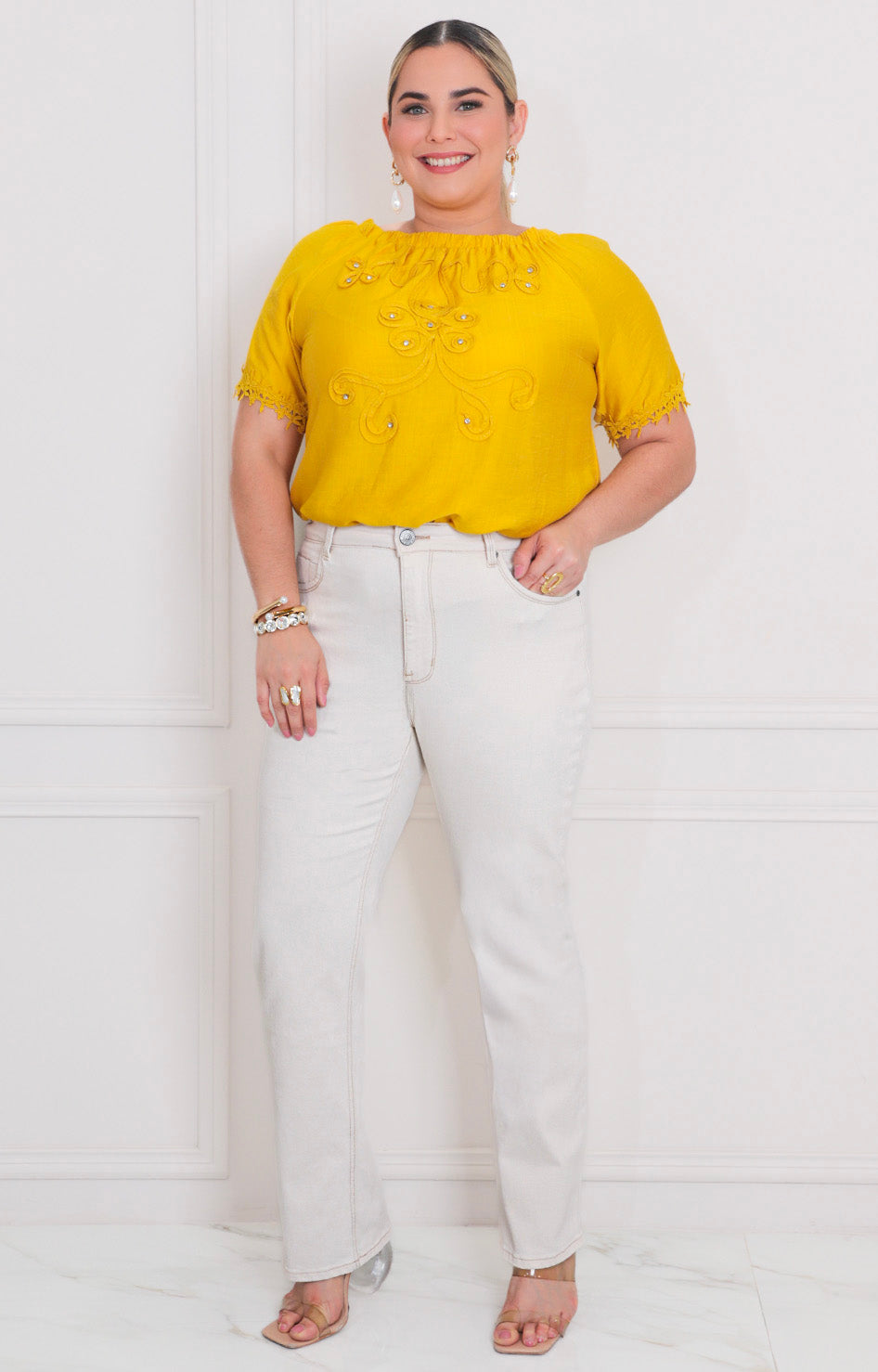 Blusa con bordado 3D - BLUSAS CURVY Boutiquemirel 