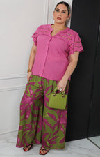 Blusa camisera con bordado calado