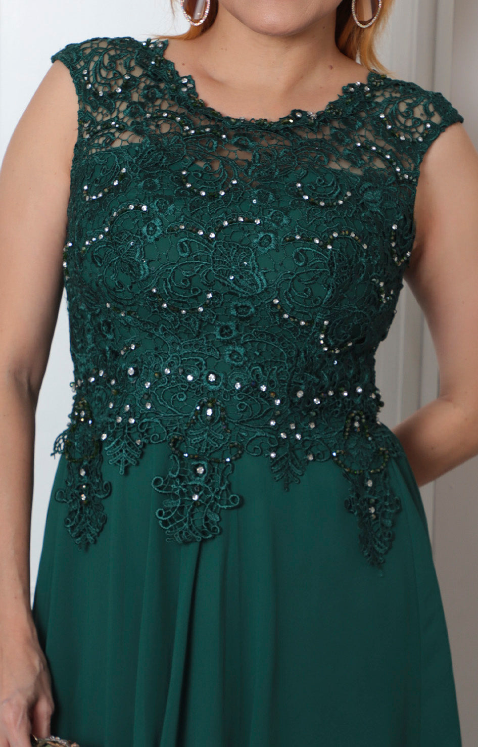 Vestido largo con encaje y lentejuela