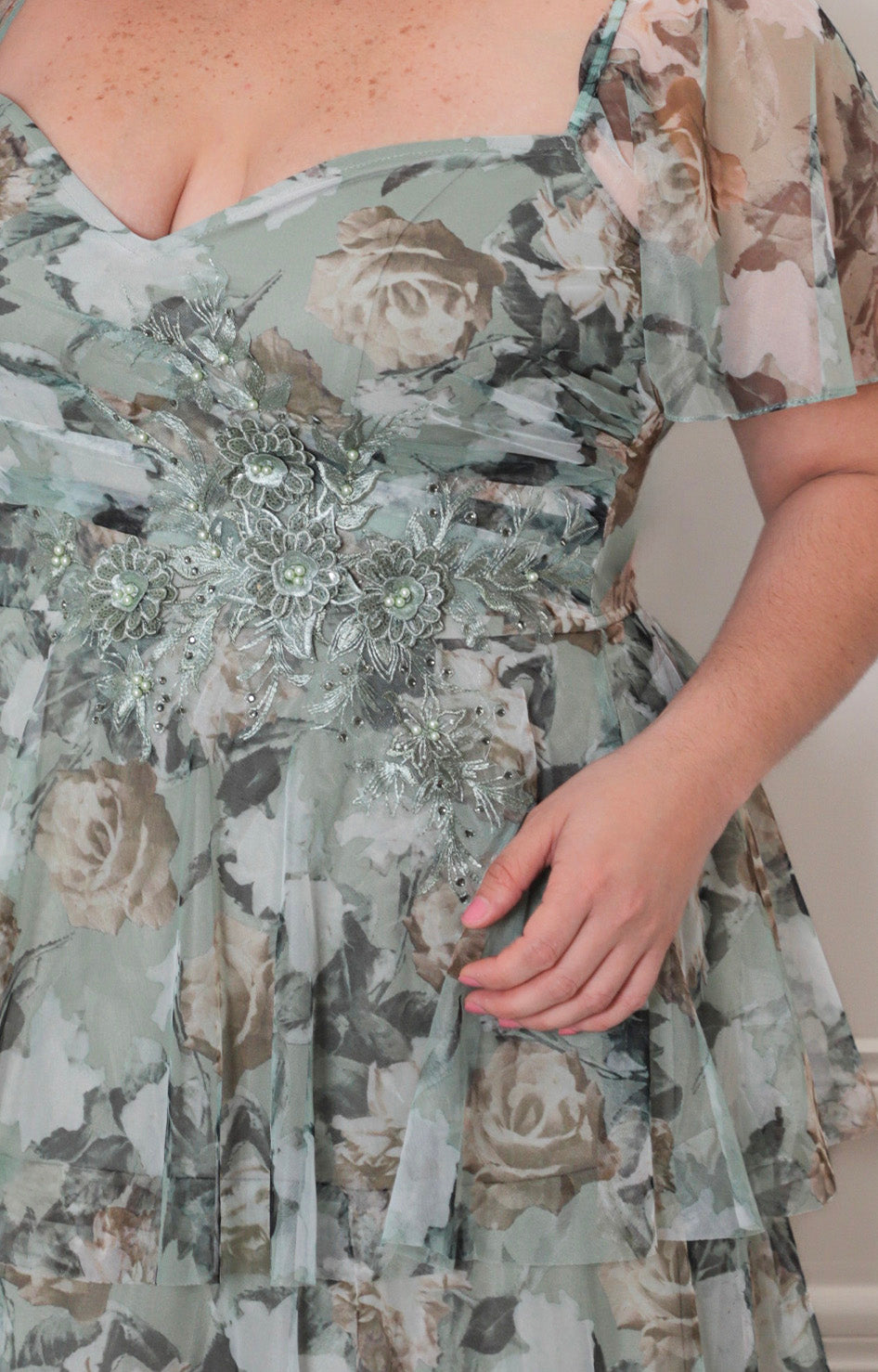 Vestido escote corazón con volantes - VESTIDO LARGO CURVY Boutiquemirel 