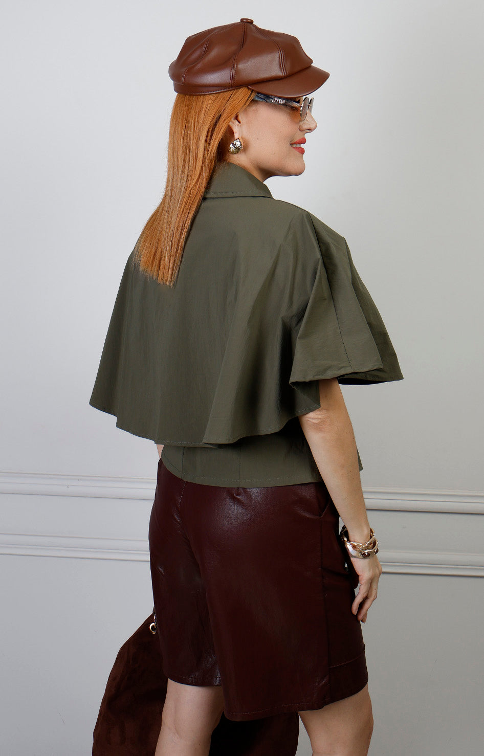 Blusa camisera blanca con cinturón de amarre