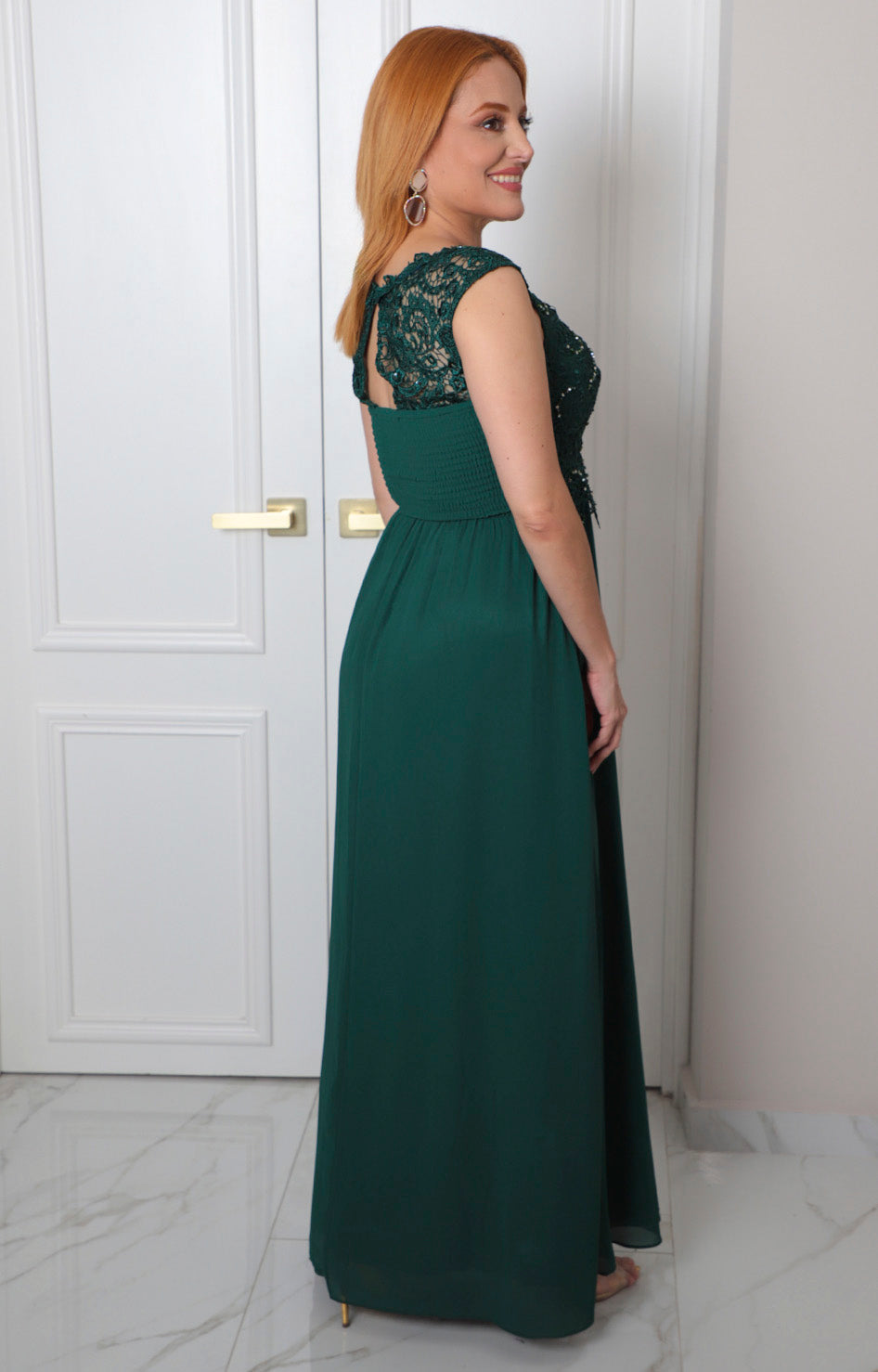 Vestido largo con encaje y lentejuela