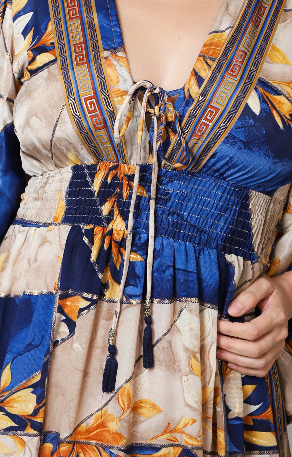 Vestido con escote en V y estampado floral