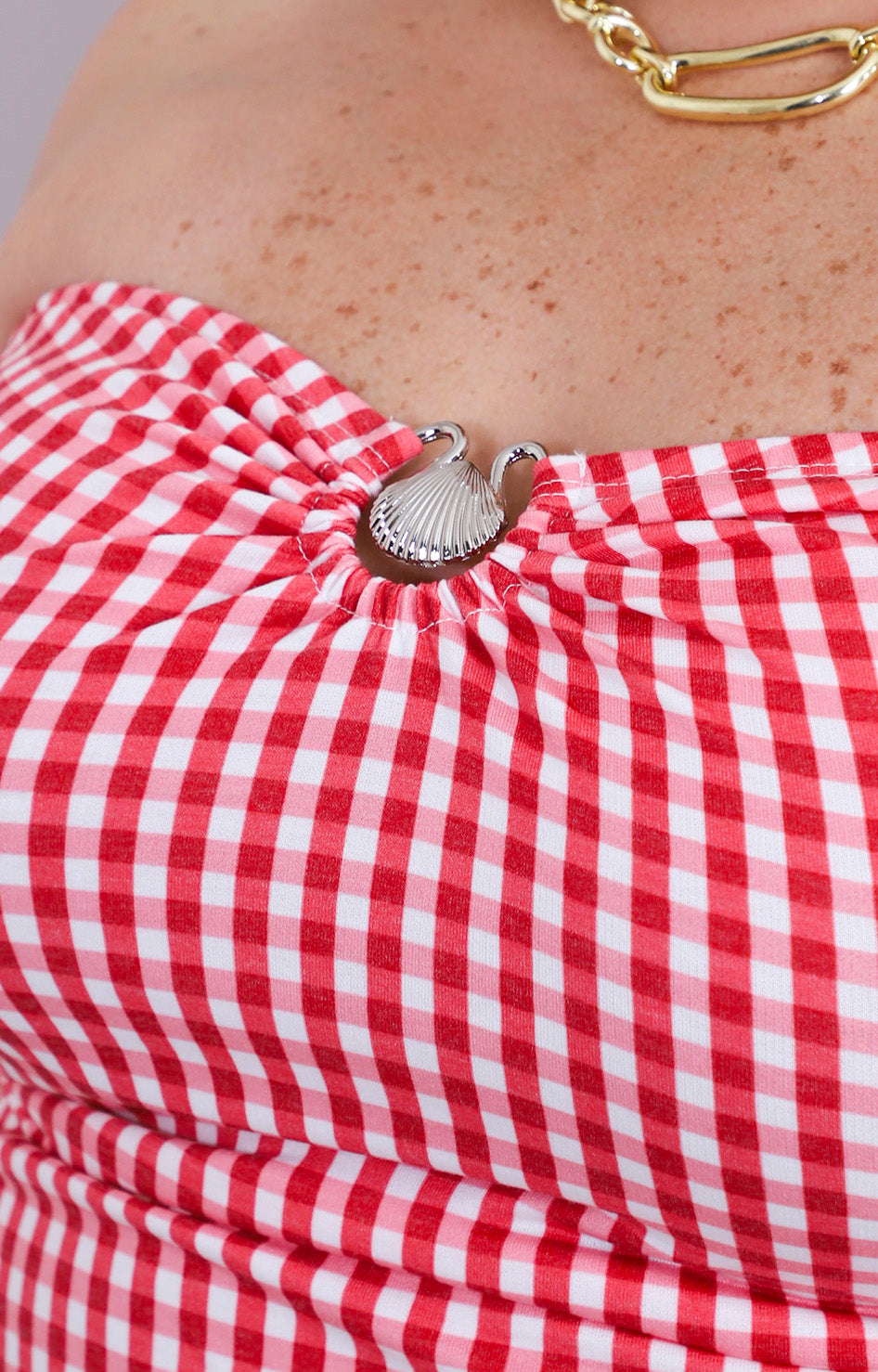 Blusa strapless a cuadros con broche