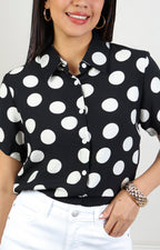 Blusa camisera de lunares con botones