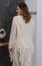 Blusa beige con volantes - BLUSAS REGULAR Boutiquemirel 