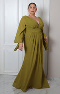 Vestido largo verde con escote drapeado