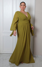 Vestido largo verde con escote drapeado